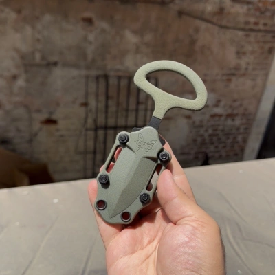 Benchmade Yeşil Ayı Dişi Kılıflı Kemere Takmalı
