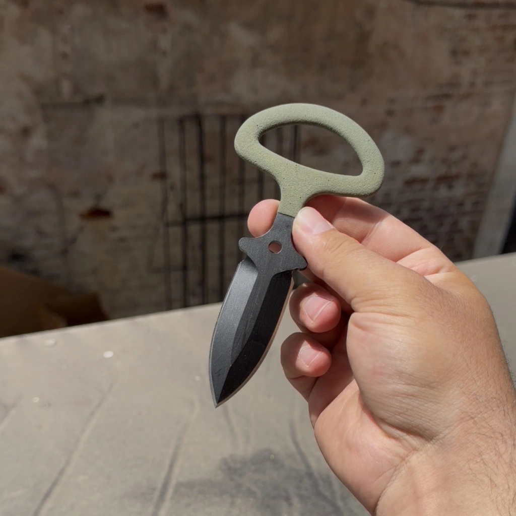 Benchmade Yeşil Ayı Dişi Kılıflı Kemere Takmalı
