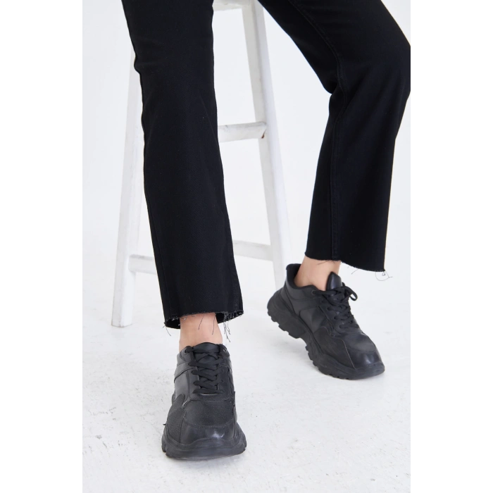 Paça Detay SİYAH Düz Kesim Yüksek Bel Kadın Kot Pantolon Kesik Paça Straıght Fıt