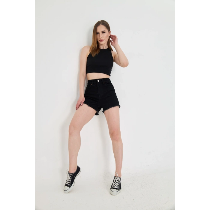 Paça Detayı Püsküllü Siyah Kadın Kot Şort – Yüksek Bel, Rahat Kalıp, Modern Stil