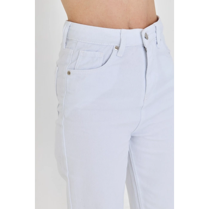 Paça Detaylı Beyaz Düz Kesim Yüksek Bel Kadın Kot Pantolon – Kesik Paça, Straight Fit