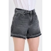 Paça Detay Model Gri Kadın Kot Şort – Yüksek Bel, Rahat Kalıp, Modern ve Şık Görünüm