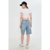 Yüksek bel, tintli yıkama uzun baggy kadın kot şort. Rahat kalıbıyla modern, şık ve konforlu bir stil sunar.