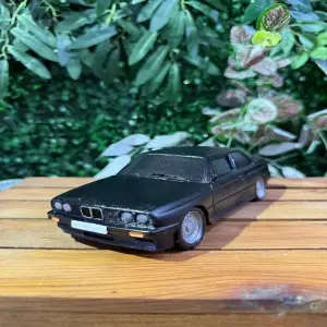 Bmw E30 Tütsülük Siyah