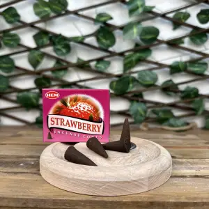 HEM Strawberry Konik Tütsü