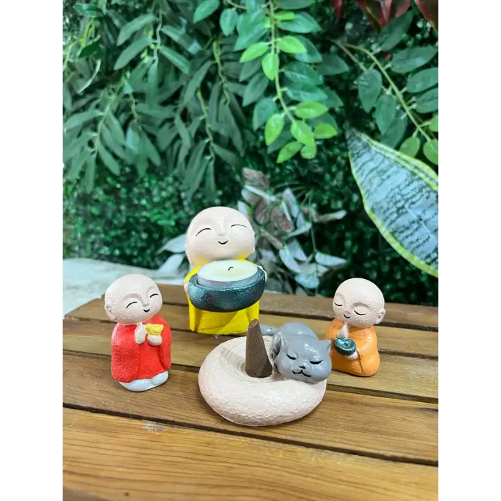 Keşiş Ailesi (Mmluk & Tütsülük)