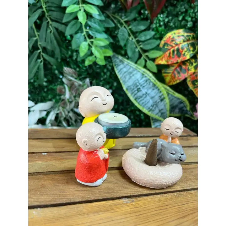 Keşiş Ailesi (Mmluk & Tütsülük)