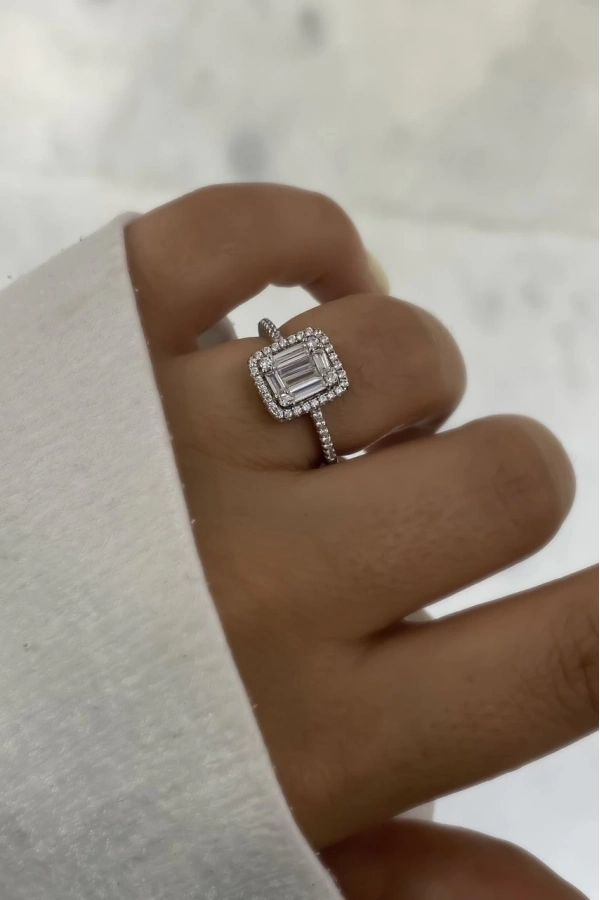 Baget Taşlı Tektaş Yüzük