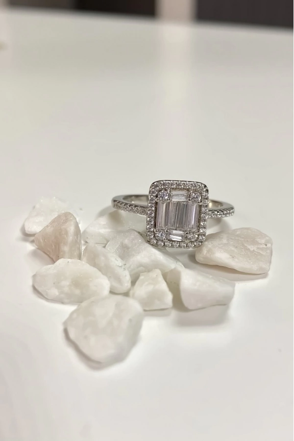 Baget Taşlı Tektaş Yüzük