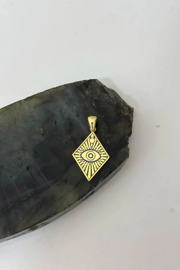 Büyük Boy Mineli Tılsım Kolye