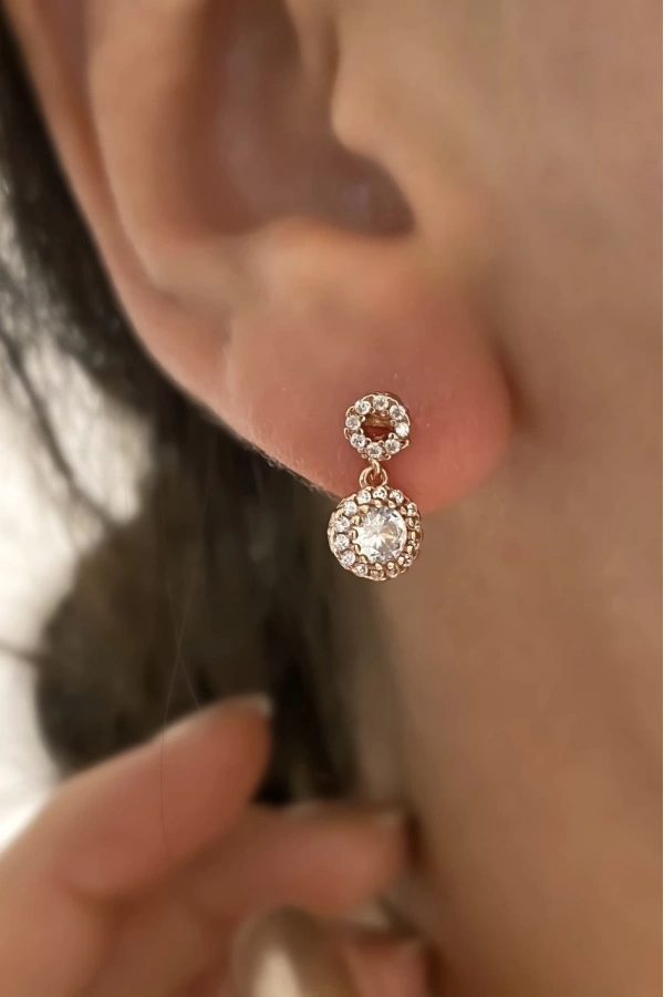 Çiçek Detaylı Küpe