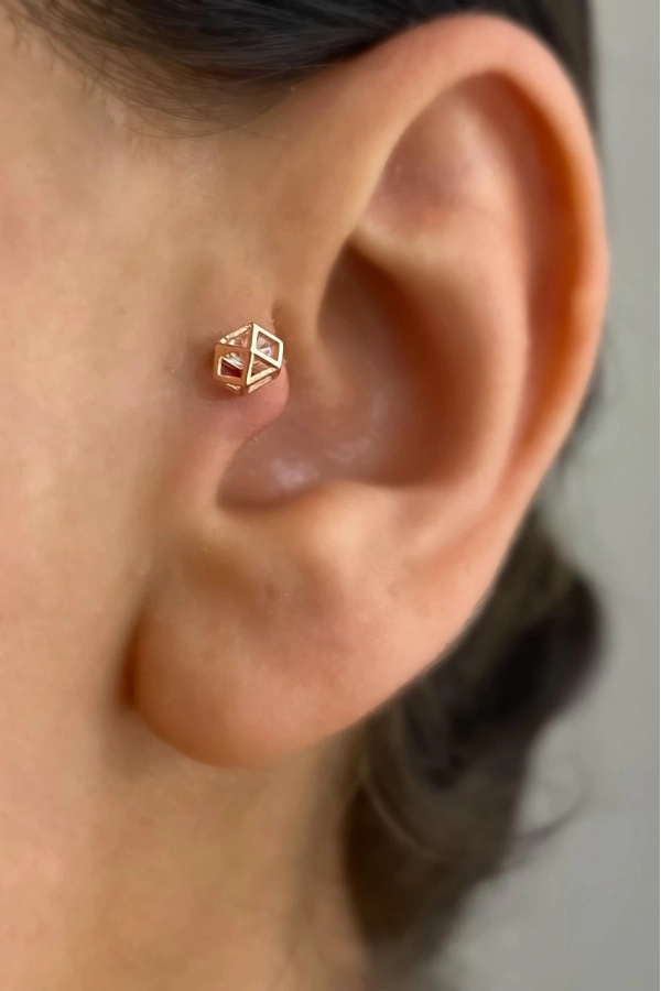 Geometrik İçi Taşlı Piercing Küpe