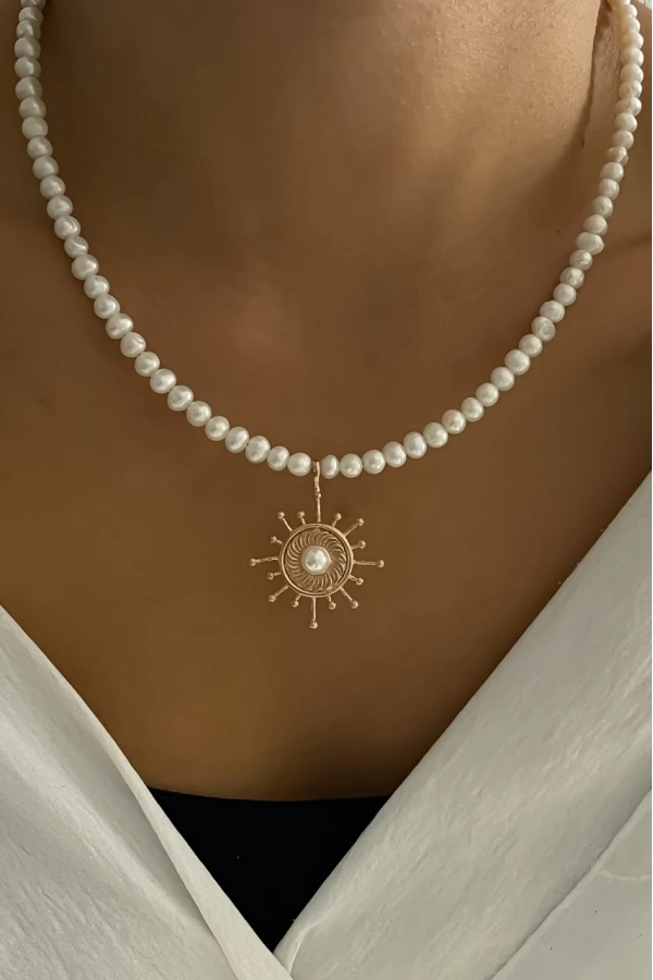 İnci Güneş Kolye