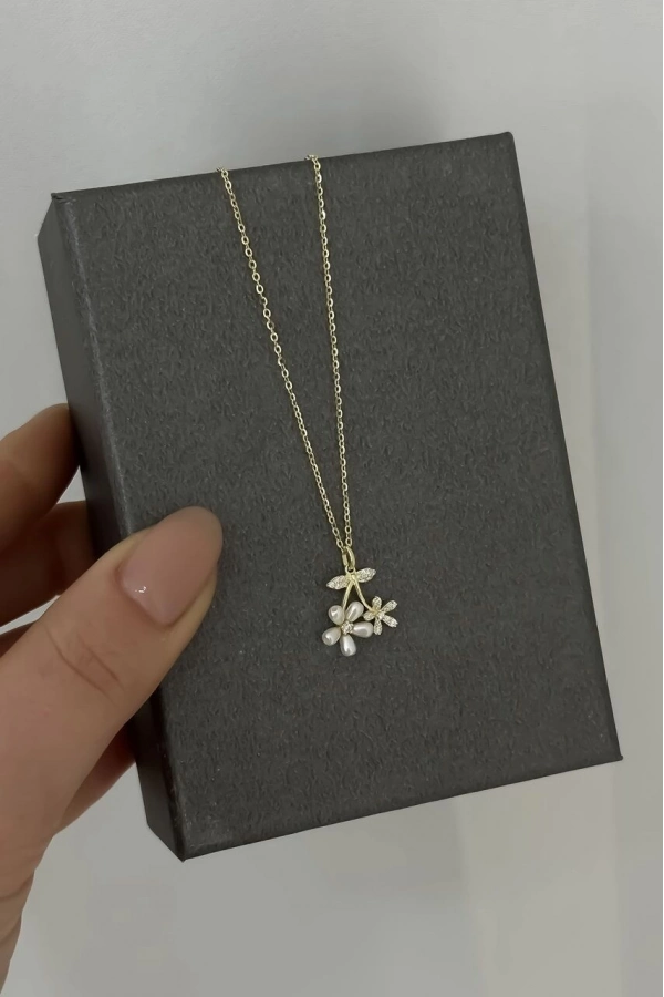 İncili Çiçek Kolye