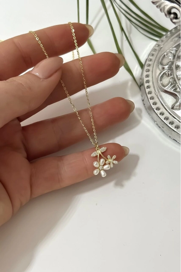 İncili Çiçek Kolye