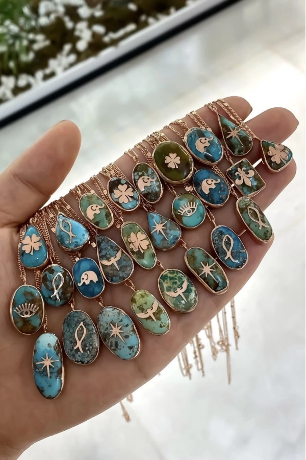 İran Firuze Figürlü Kolye