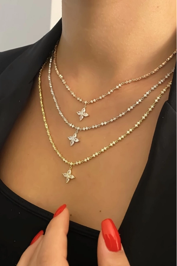 İthal Çiçek Detaylı Suyolu Kolye