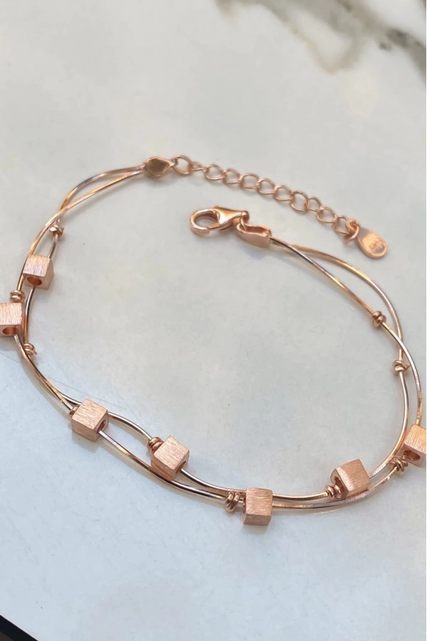 İthal Küp Detaylı Bileklik