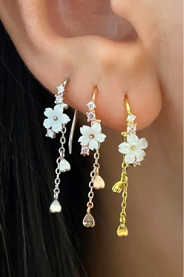 Kalp Sallantılı Sedef Taşlı Çiçek Küpe