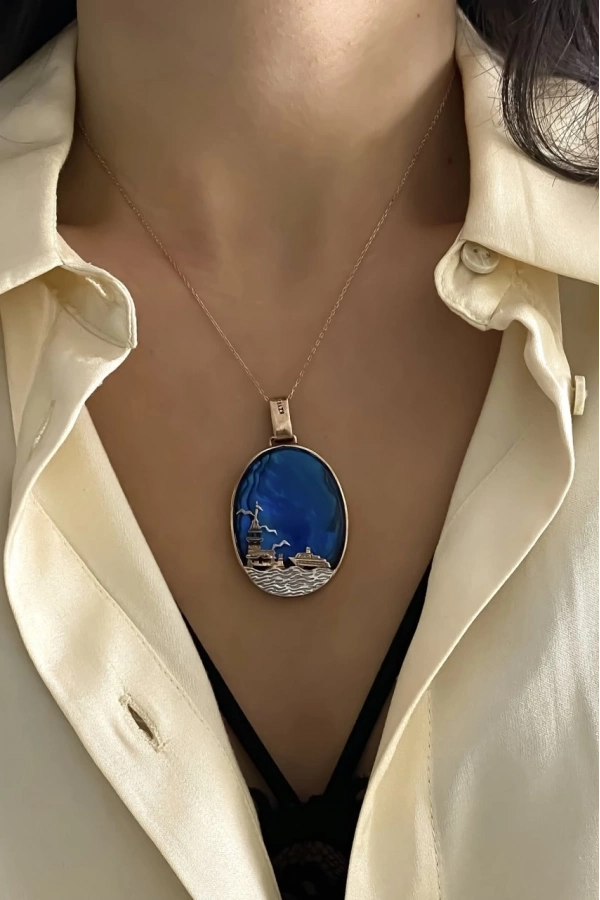 Kızkulesi Detaylı Okyanus Sedefi Kolye