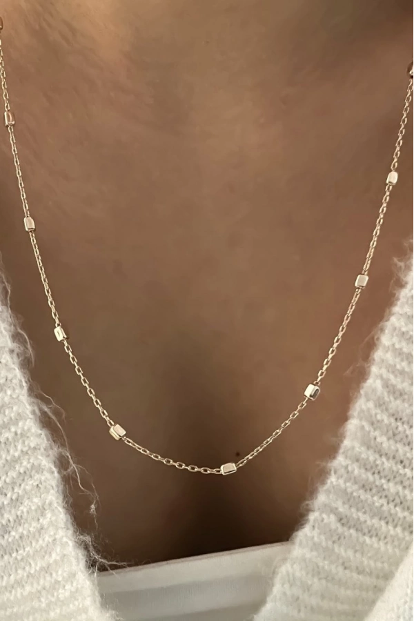 Küp Detaylı Zincir