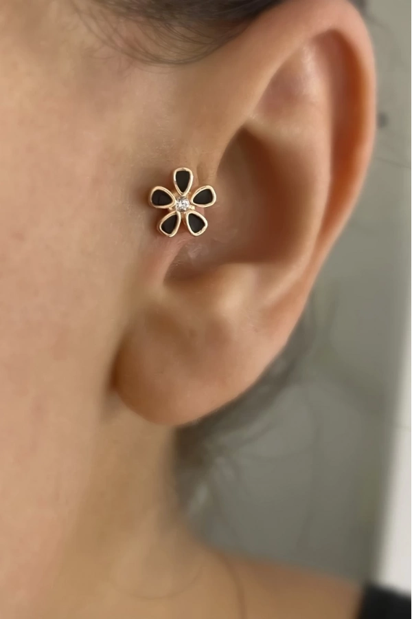 Mineli Çiçek Piercing Küpe