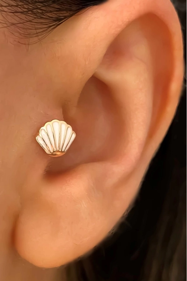 Mineli Deniz Kabuğu Piercing Küpe