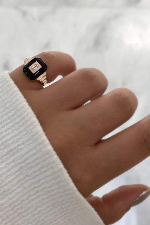 Mineli Madalyon Yüzük