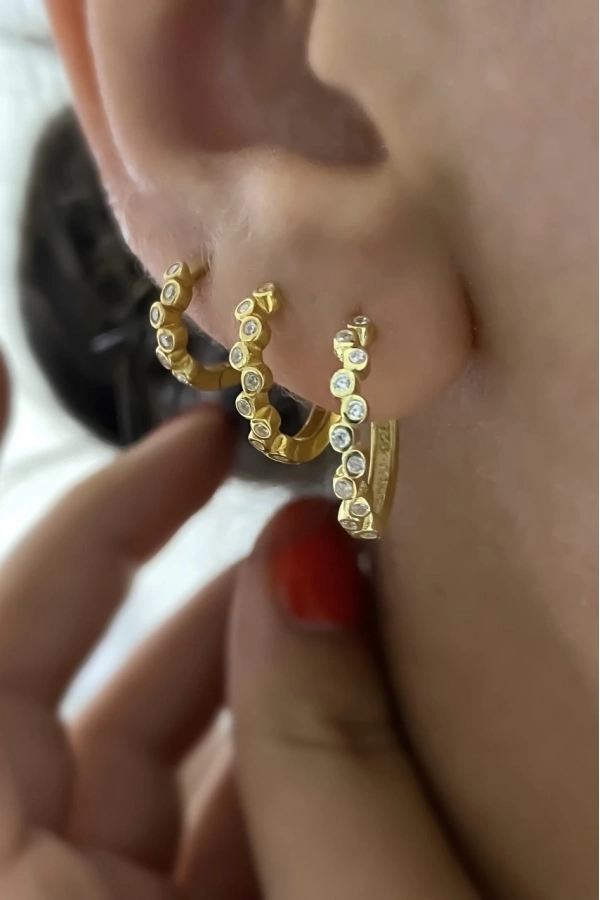 Minimal Taşlı Halka Küpe