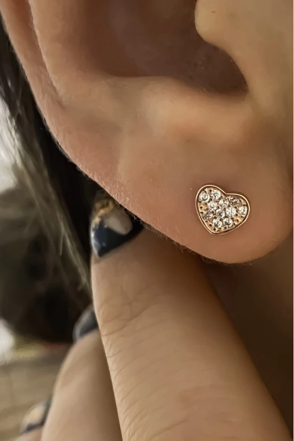 Minimal Taşlı Kalp Küpe