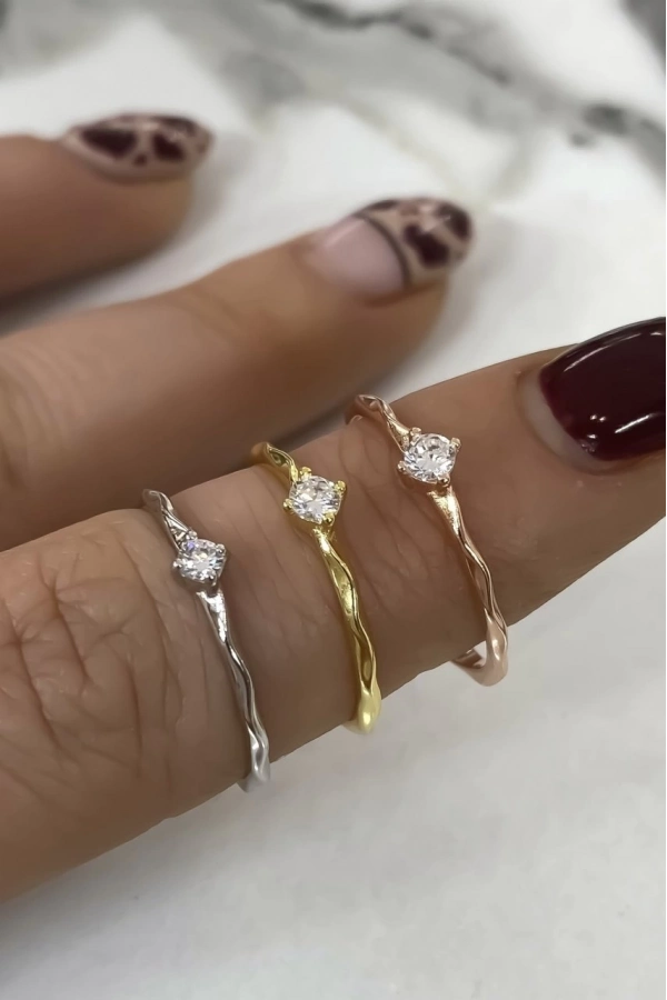 Minimal Tek Taş Detaylı Yüzük