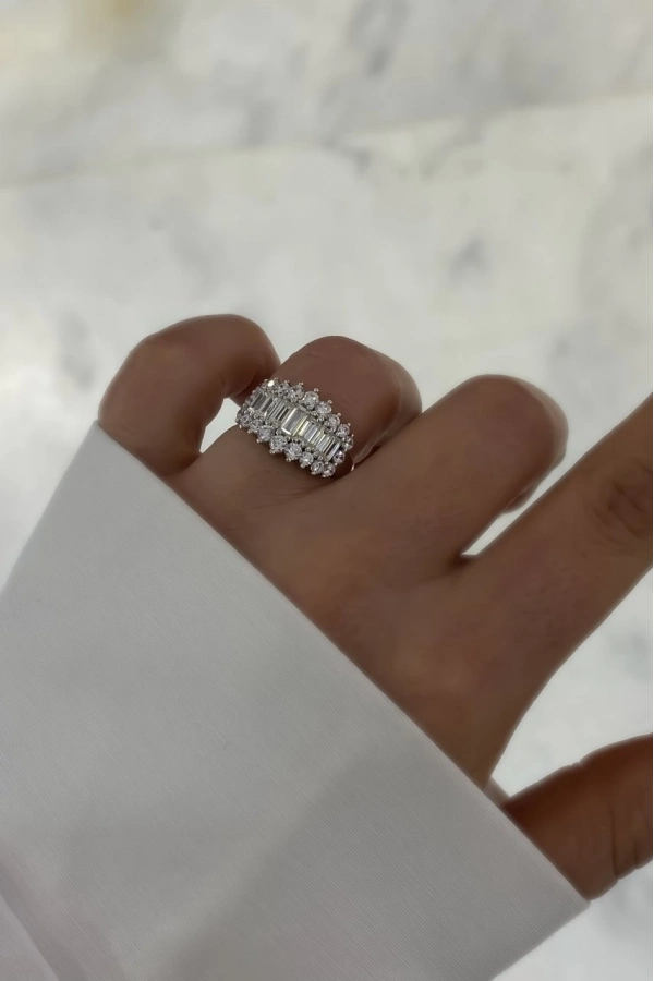 Mozanit Taşlı Baget Kesim Fantazi Yüzük