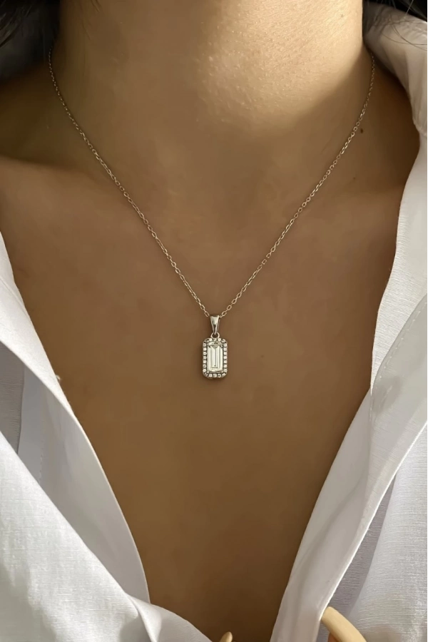 Mozanit Taşlı Baget Kesim Kolye