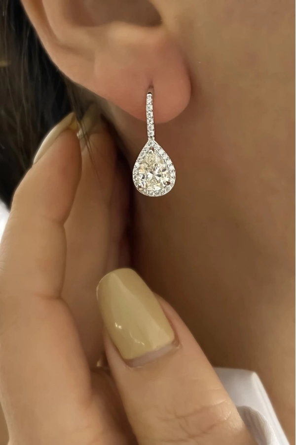 Mozanit Taşlı Damla Kesim Küpe