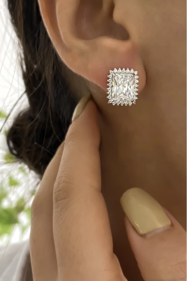 Mozanit Taşlı Emerald Kesim Küpe