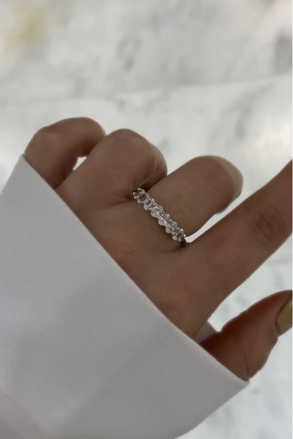 Mozanit Taşlı Oval Kesim Yeditaşlı Yüzük