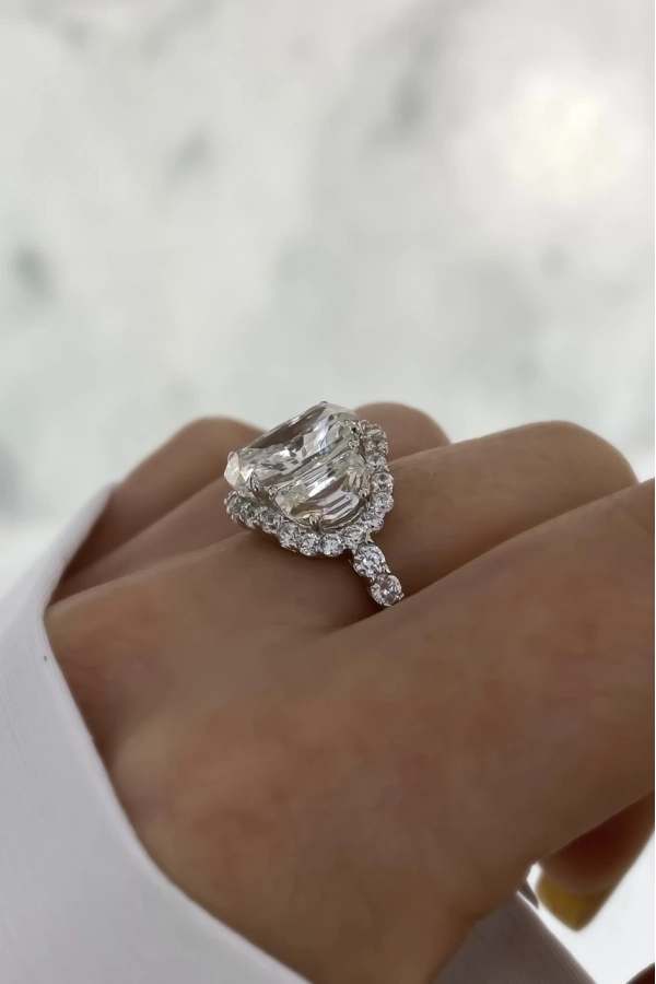 Mozanit Taşlı Özel Kesim Yüzük