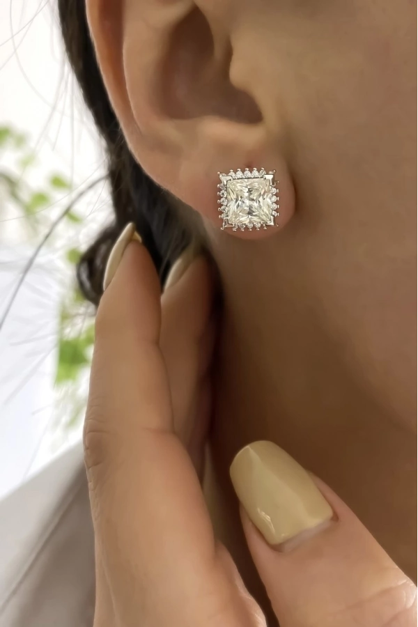 Mozanit Taşlı Prenses Kesim Küpe