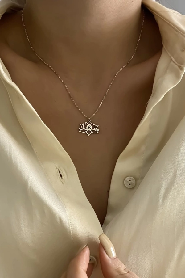 Om Lotus Çiçeği Kolye