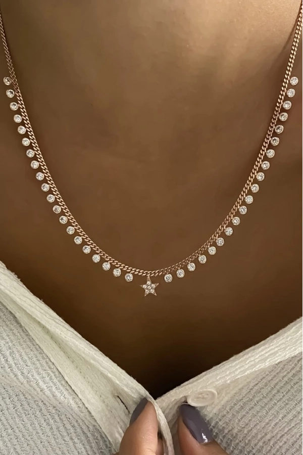 Ortası Yıldızlı Kolye