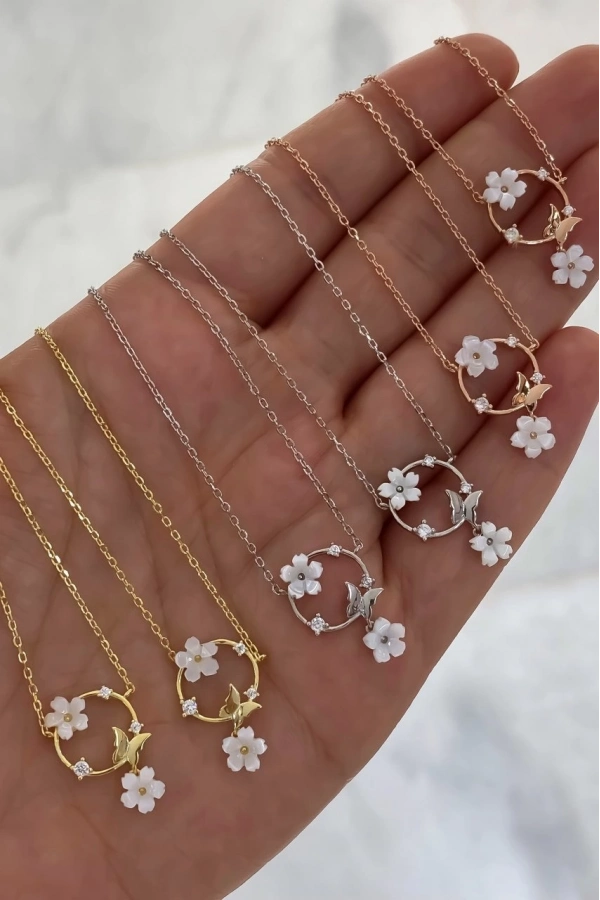 Sallantılı Çiçek Detaylı Sedef Kolye