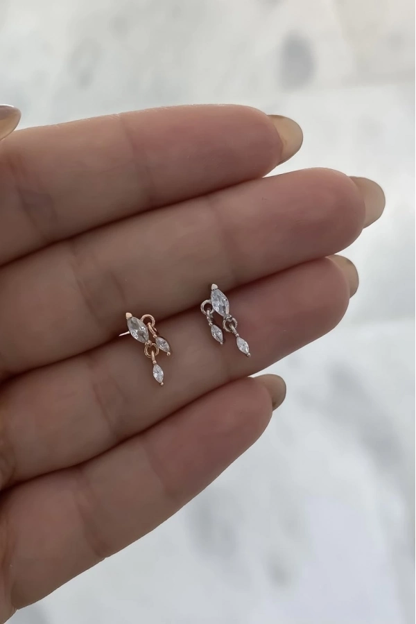 Sallantılı Piercing Küpe