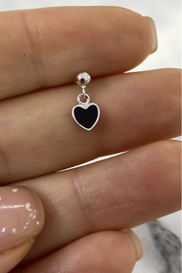 Sallantılı Siyah Mineli Kalp Küpe