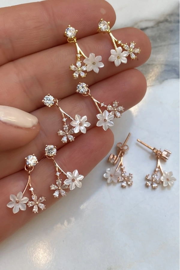 Sedef Taşlı Çiçek Küpe