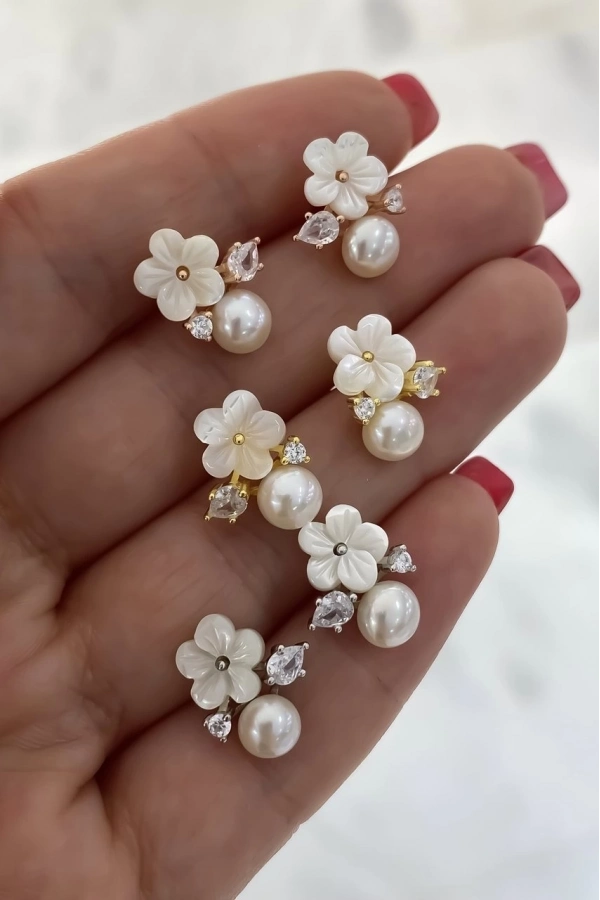 Sedef ve İnci Taşlı Çiçek Küpe