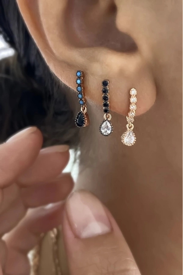 Sıra Taşlı Damla Küpe