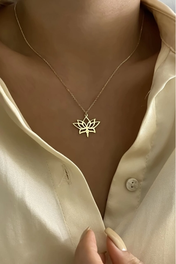 Taç Lotus Çiçeği Kolye