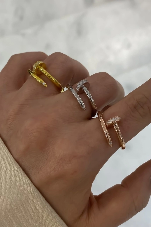 Taşlı Çivi Yüzük