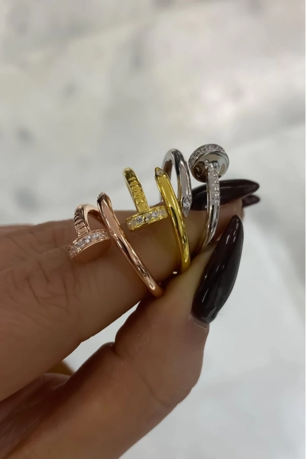 Taşlı Çivi Yüzük