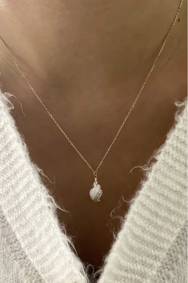 Taşlı Deniz Kabuğu Kolye